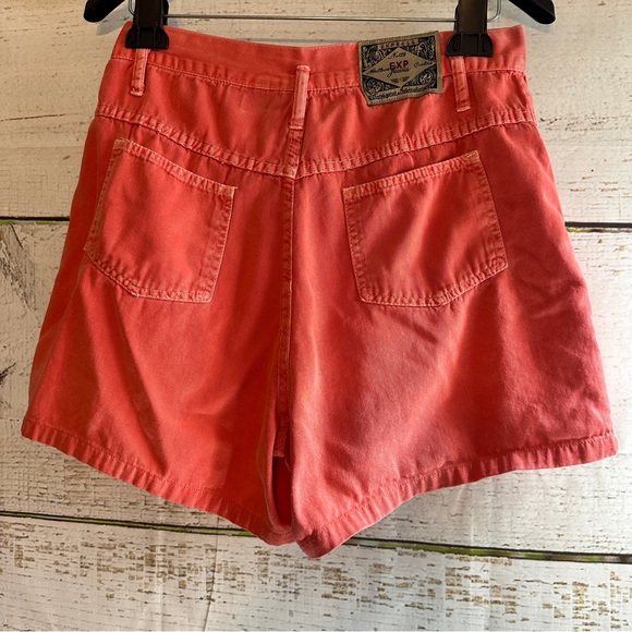 EXPRESS Denim Women's Vibrant Coral Shorts Size Small - Picture 1 of 10